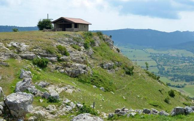 La ermita de San Lorenzo en el Parque Natural de Valderejo