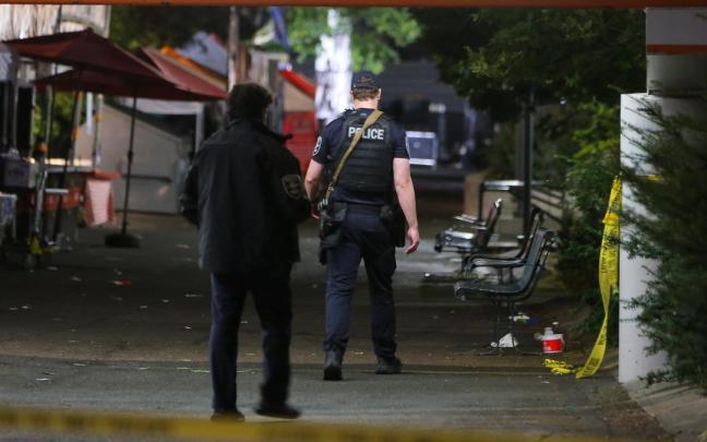Policía en el lugar del tiroteo.