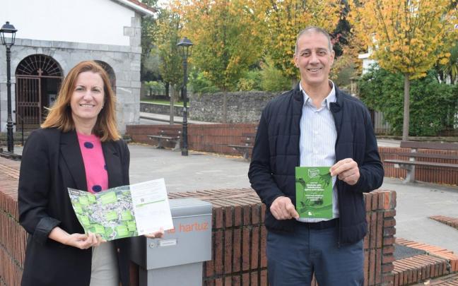 La concejala Agurtzane Mercader y el alcalde, Jorge Segurado.