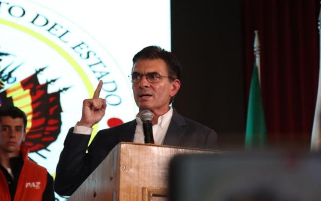 Center-right senator and presidential candidate for the Christian Democratic Party (PDC), Rodrigo Paz, celebrates his preliminary victory in Bolivias presidential runoff election.