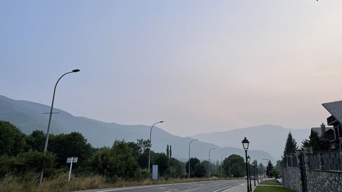 La nube de humo se ha visto en muchos lugares de la península