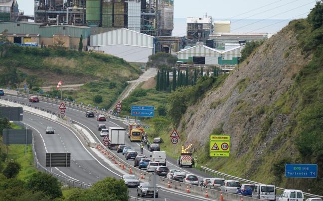 Un accidente provoca retenciones en Bizkaia.