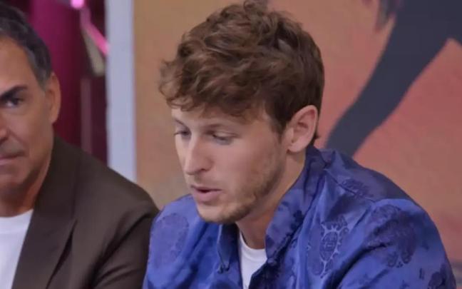 Nicolás Coronado (derecha), ayer en el estreno de 'Desnudos por la vida'