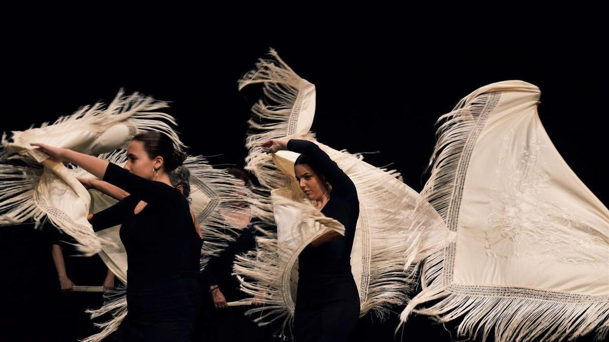 Kuskua durante una actuación