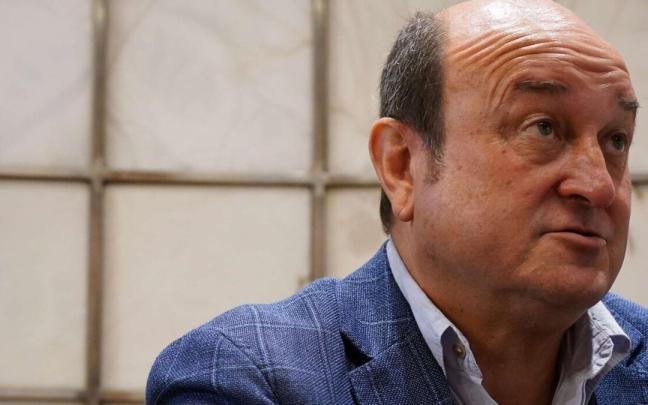 Andoni Ortuzar: "El rechazo a Feijóo no genera ni medio minuto de discusión en el PNV" Andoni Ortuzar: "El rechazo a Feijóo no genera ni medio minuto de discusión en el PNV"