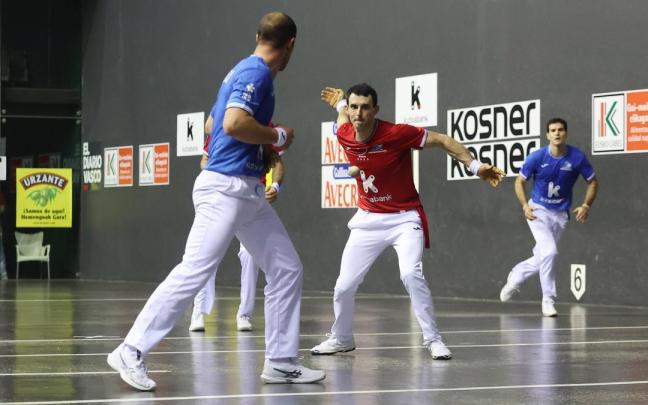 Altuna III y Ezkurdia superan a Elordi-Zabaleta en la primera jornada de la liguilla de semifinales del Campeonato de Parejas en el Atano III de Donostia.