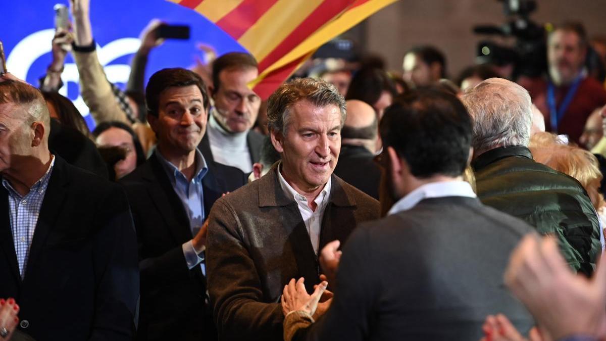 El presidente del PP, Alberto Núñez Feijóo, participa en el cierre de campaña de las elecciones autonómicas de Aragón