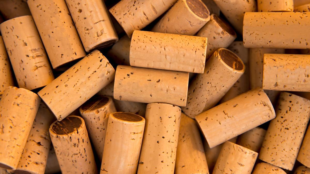 Varios tapones de corcho.