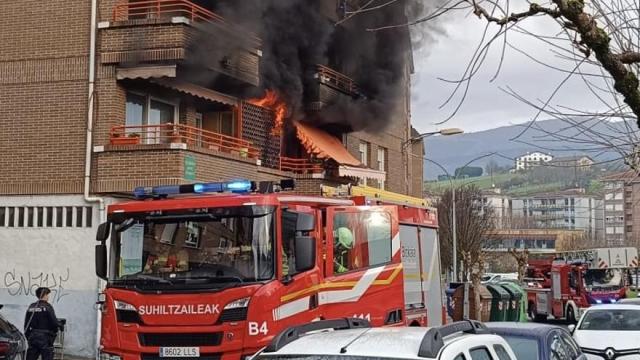 Imagen del incendio de este martes en Matiena