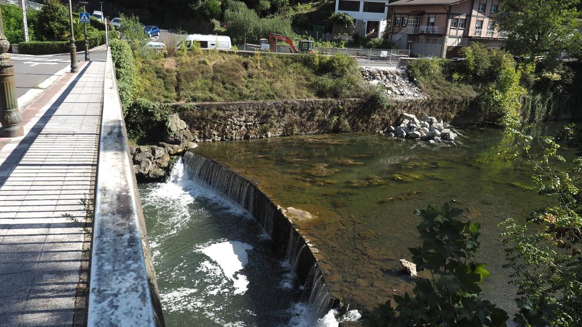 La Diputación Foral de Gipuzkoa ha iniciado las obras para la demolición parcial de la presa de Olea y la demolición total de la de Zuloaga.