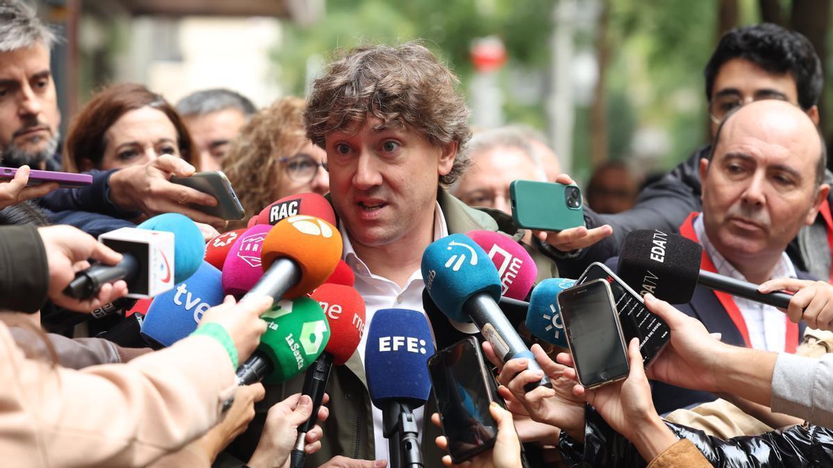 Eneko Andueza a su llegada al Comité Federal del PSOE.