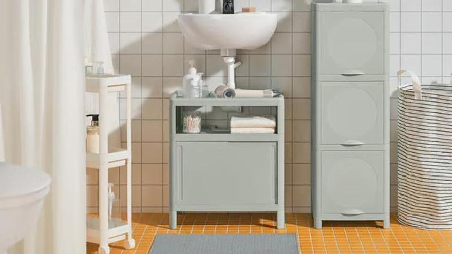 Vista del armario de lavabo bajo Ivosjon de Ikea