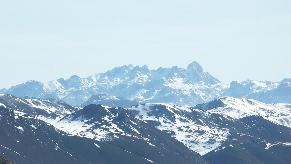 La vista de los Picos de Europa, el tramo central de la cordillera Cantábrica