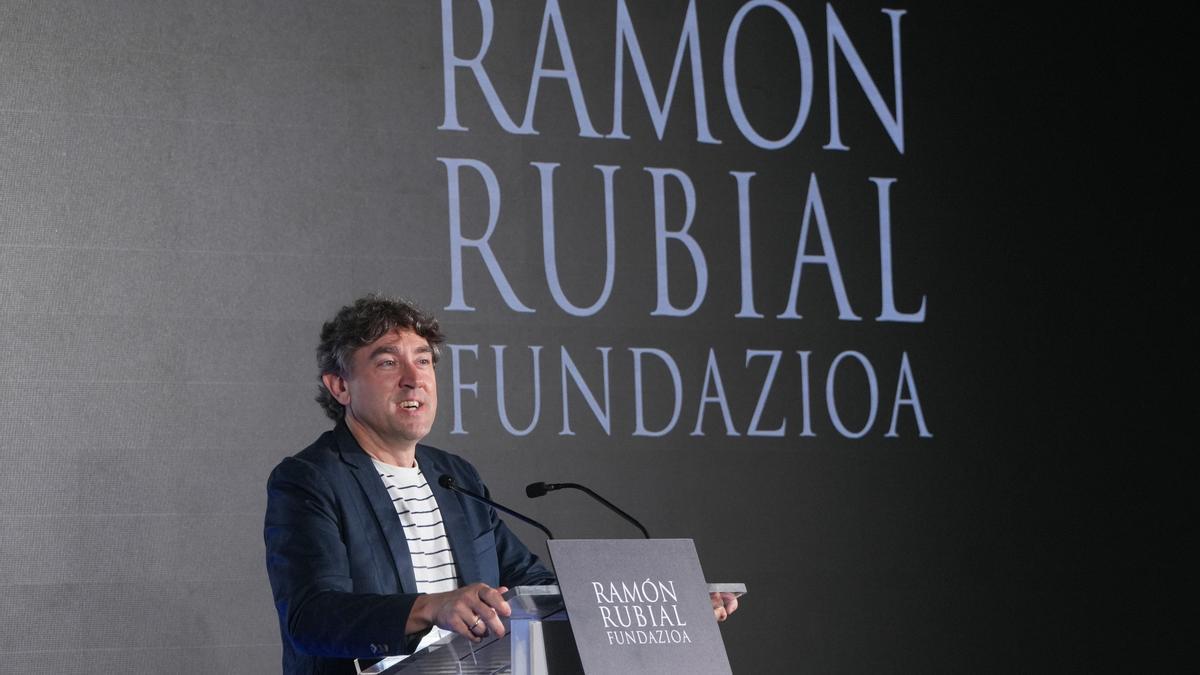 El secretario general del PSE-EE, Eneko Andueza, en la entrega de los Premios Ramón Rubial.