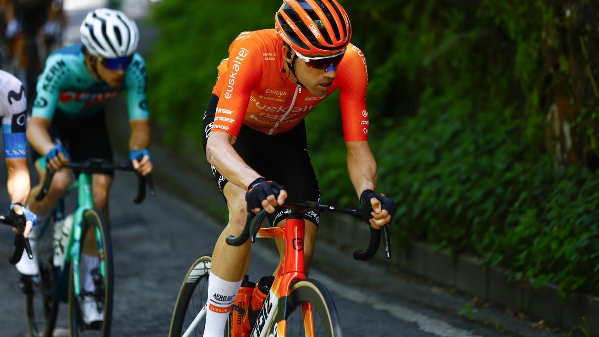 Txomin Juaristi rueda en carrera.