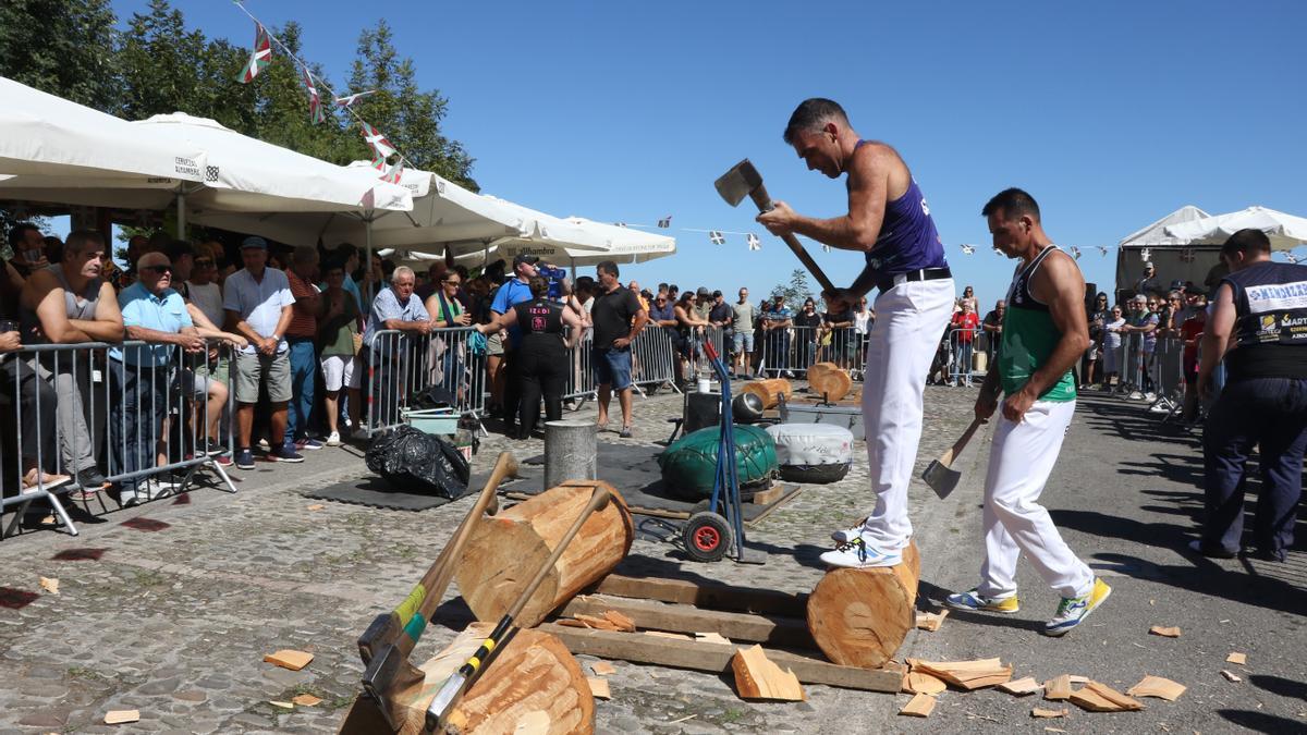 El deporte rural no ha faltado a su cita con la fiesta en el Calvario.