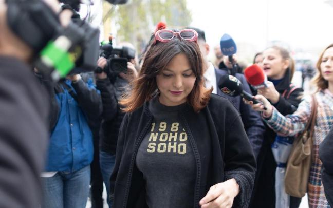 La actriz Elisa Mouliaá llega a los Juzgados de Plaza de Castilla para entregar su teléfono móvil a fin de que la Policía Nacional. / EP La actriz Elisa Mouliaá llega a los Juzgados de Plaza de Castilla para entregar su teléfono móvil a fin de que la Policía Nacional.
