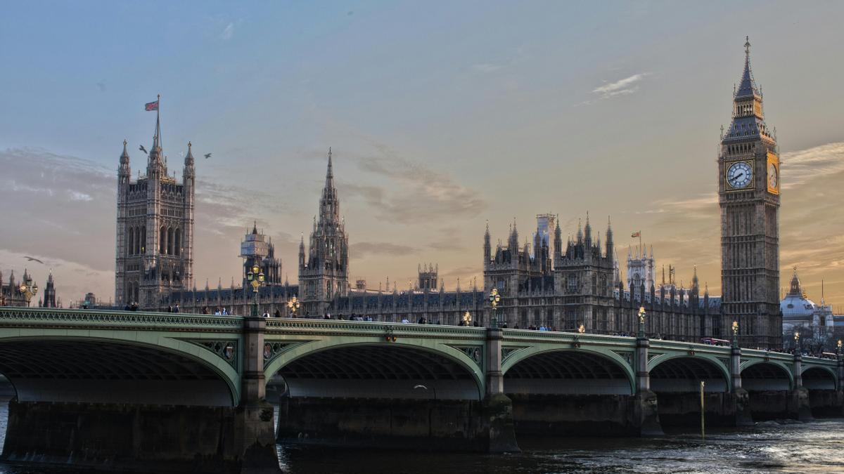 El Big Ben en el Palacio de Westminster, icónica estampa de Londres.