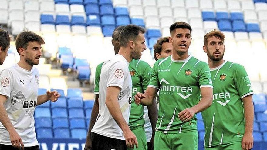 Un lance del partido de ayer en Cornellà. | FOTO: UE CORNELLÀ