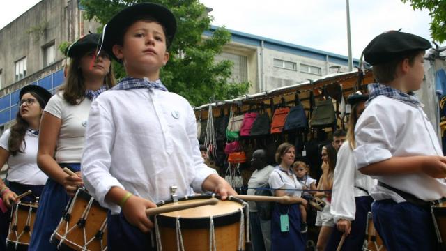 Tamborrada Infantil en las fiestas del Carmen / Aitziber Muga Tamborrada Infantil en las fiestas del Carmen