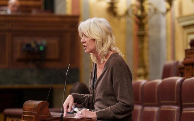 La diputada de Junts, Marta Madrenas, interviene durante una sesión plenaria, en el Congreso de los Diputados.