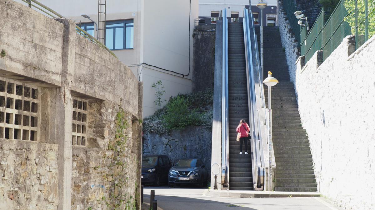 Las escaleras se levantan junto a la plaza de torosy permiten salvar un fuerte desnivel