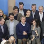 Alberto Núñez Feijóo con presidentes autonómicos y 'barones' del PP durante la clausura de la cumbre del partido celebrada en el Hotel de la Reconquista de Oviedo