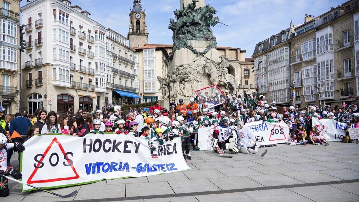 El hockey línea de Vitoria se moviliza