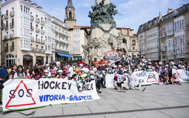 El hockey línea de Vitoria se moviliza