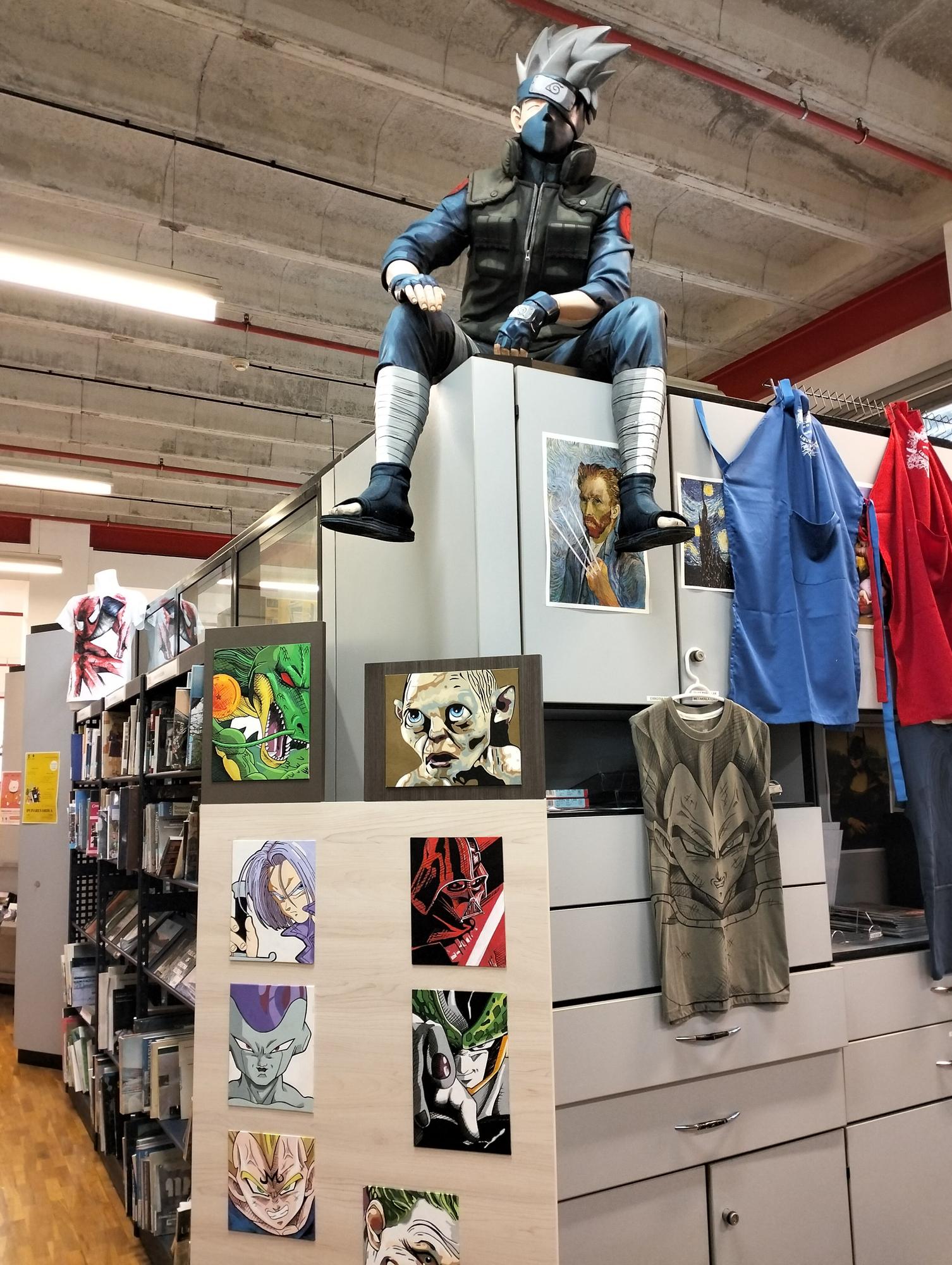 La Biblioteca de Egia celebra 'El Mes del Orgullo Friki'.