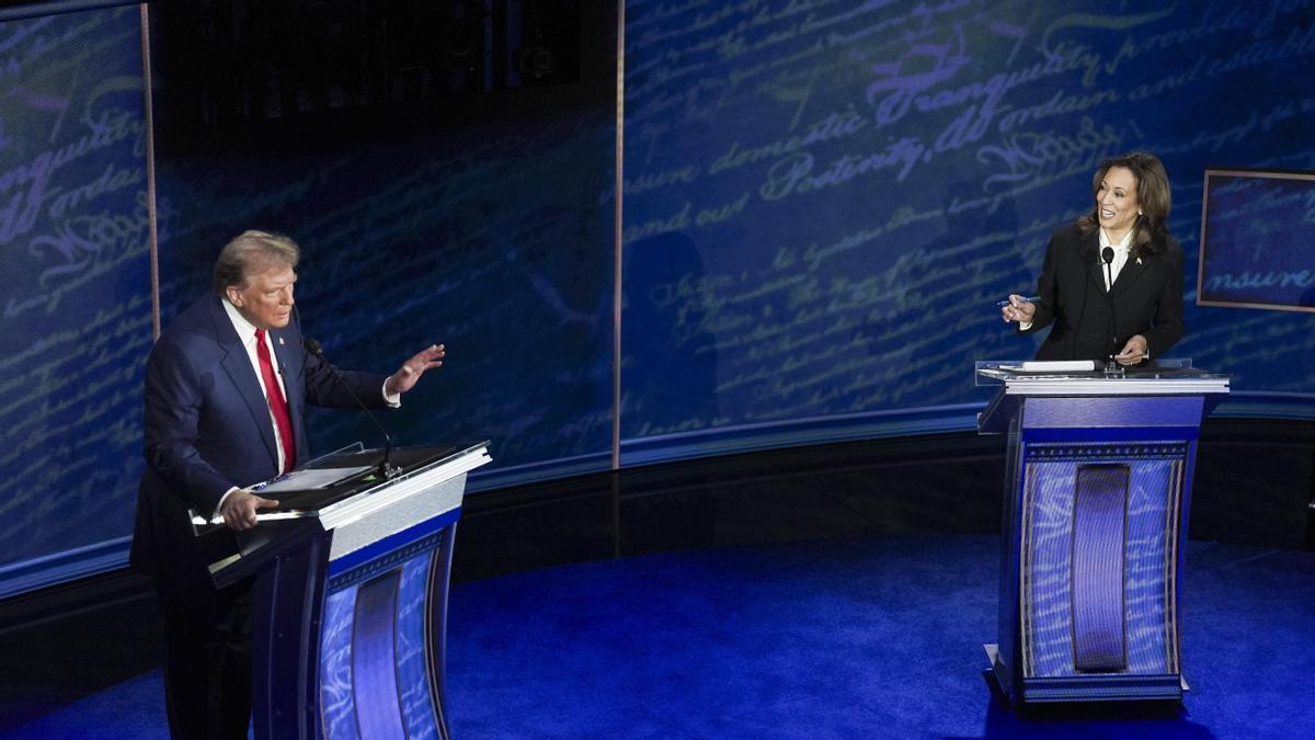 Donald Trump y Kamala Harris durante el debate celebrado en Filadelfia.