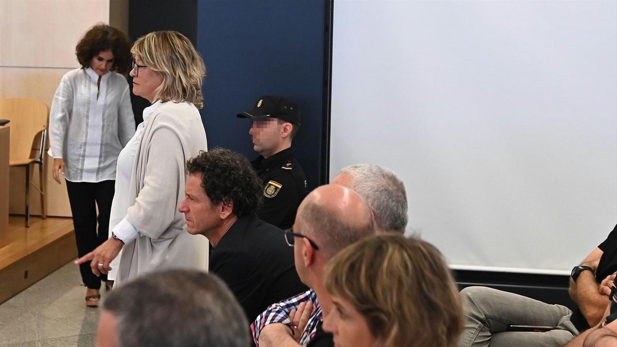 La abogada Arantza Zulueta (de pie,) en el juicio celebrado en la Audiencia Nacional.