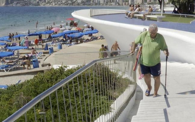 Benidorm es uno de los destinos vacacionales preferidos de las personas mayores.