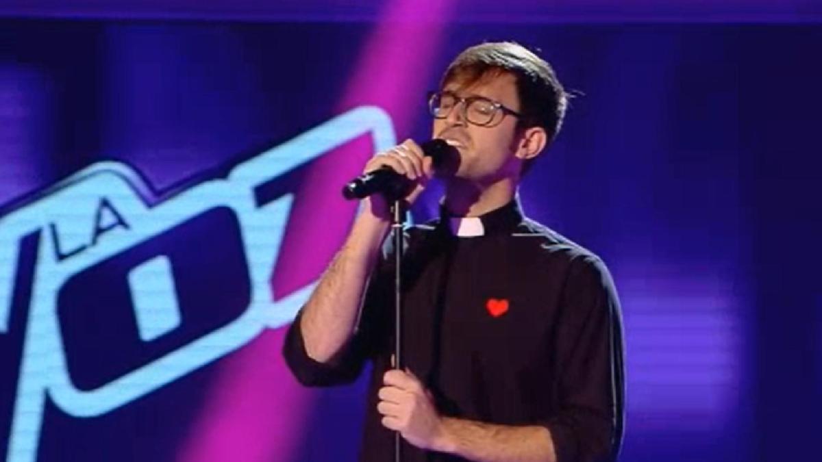 El padre Damián dejó sin palabras a los jueces de 'La Voz'.
