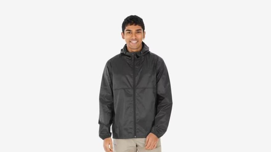 Vista del chubasquero de montaña y trekking cremallera entera Hombre Quechua Raincut