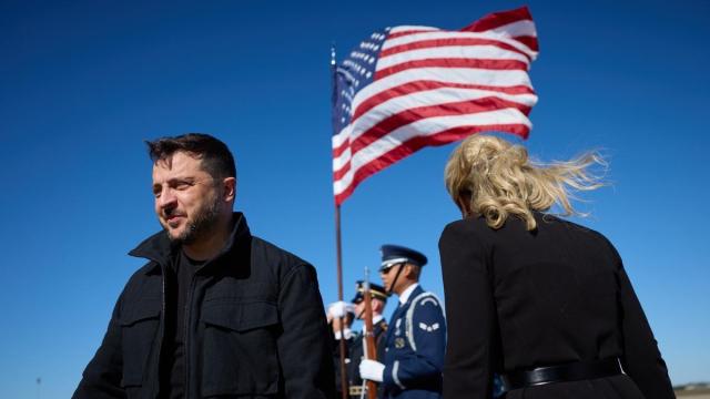 El presidente de Ucrania, Volodimir Zelenski, llega a Ucrania