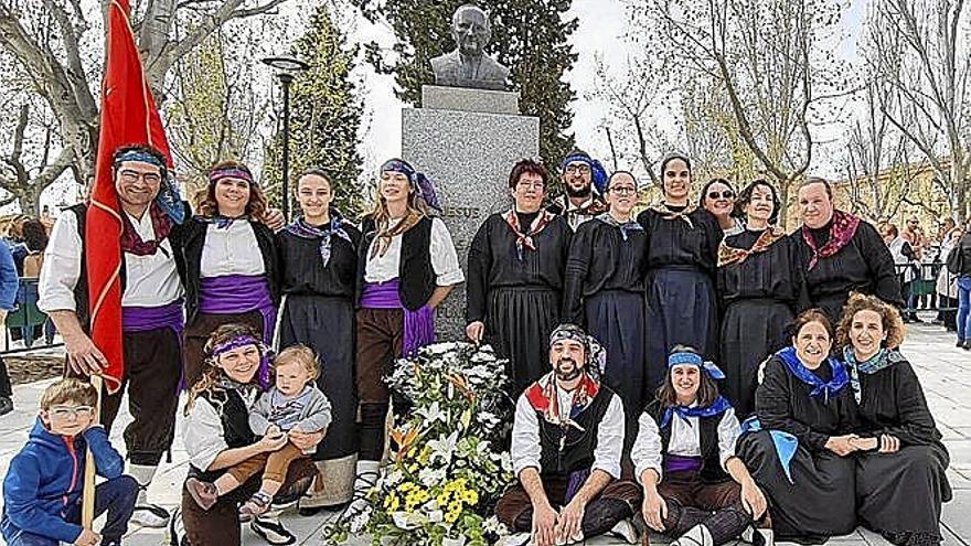 El grupo Amigos del Dance y Paloteado de Tudela.