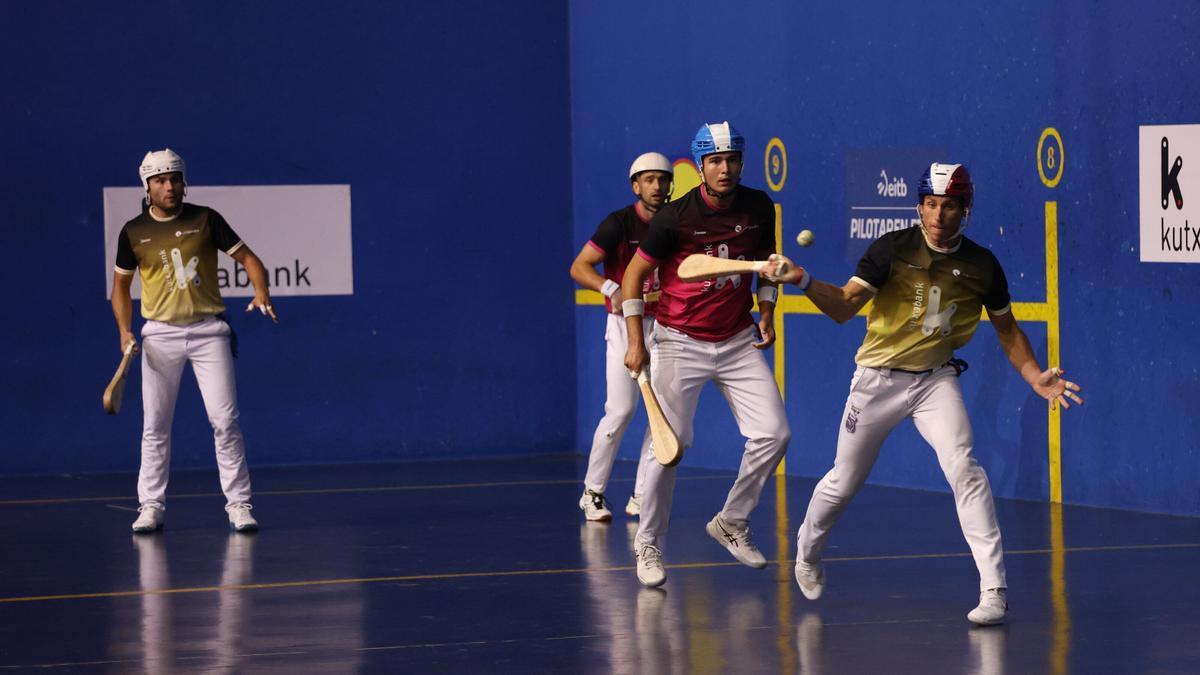 Dan Necol y Asier del Río superan a Román Maldonado e Iker Gordon en el Sopela Pro.