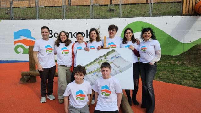 En la presentación han participado representantes de Bermeoko Herri Eskola, de la Asociación de Familias y del Ayuntamiento