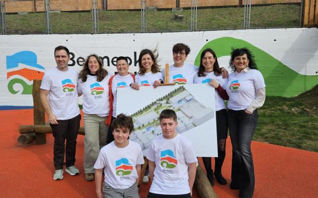 En la presentación han participado representantes de Bermeoko Herri Eskola, de la Asociación de Familias y del Ayuntamiento