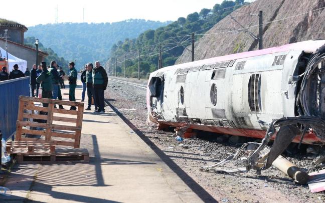 Uno de los vagones del tren Iryo que descarriló en Adamuz.