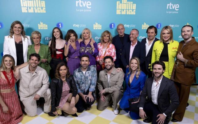 Los presentadores y colaboradores de 'La familia de la Tele'. / EP Los presentadores y colaboradores de 'La familia de la Tele'.