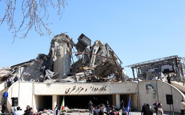 Edificio atacado en Teherán