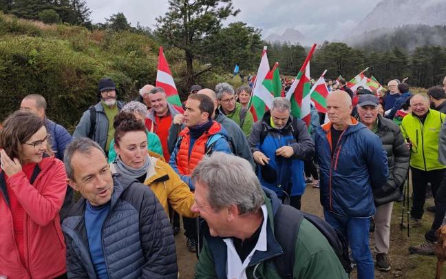 El presidente del BBB del PNV, Iñigo Ansola, subiendo a Saibigain