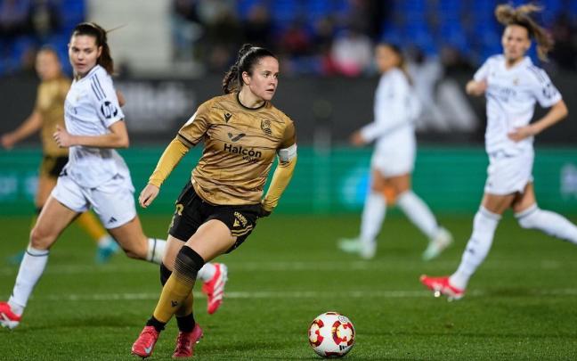 Nerea Eizagirre, durante una de las jugadas del partido contra el Real Madrid en la Supercopa. / AFP7 VIA EUROPA PRESS