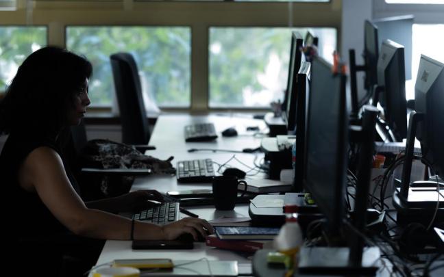 Una persona en una oficina