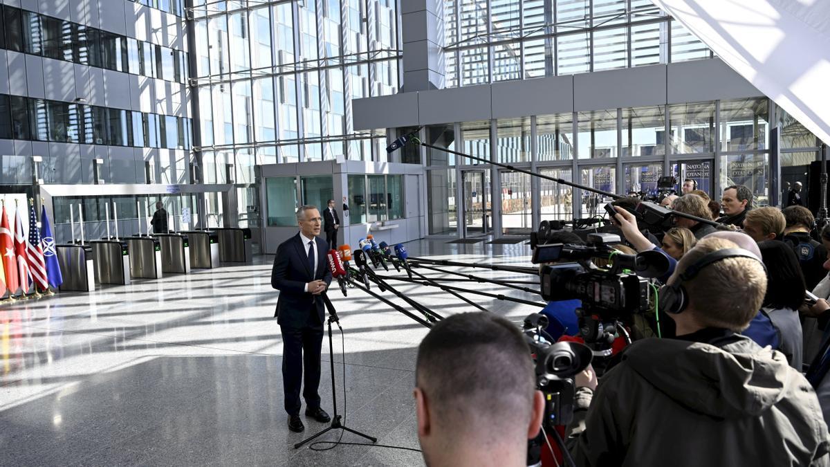 Jens Stoltenberg, secretario general de la OTAN, comparece ante los medios tras la entrada de Finlandia.