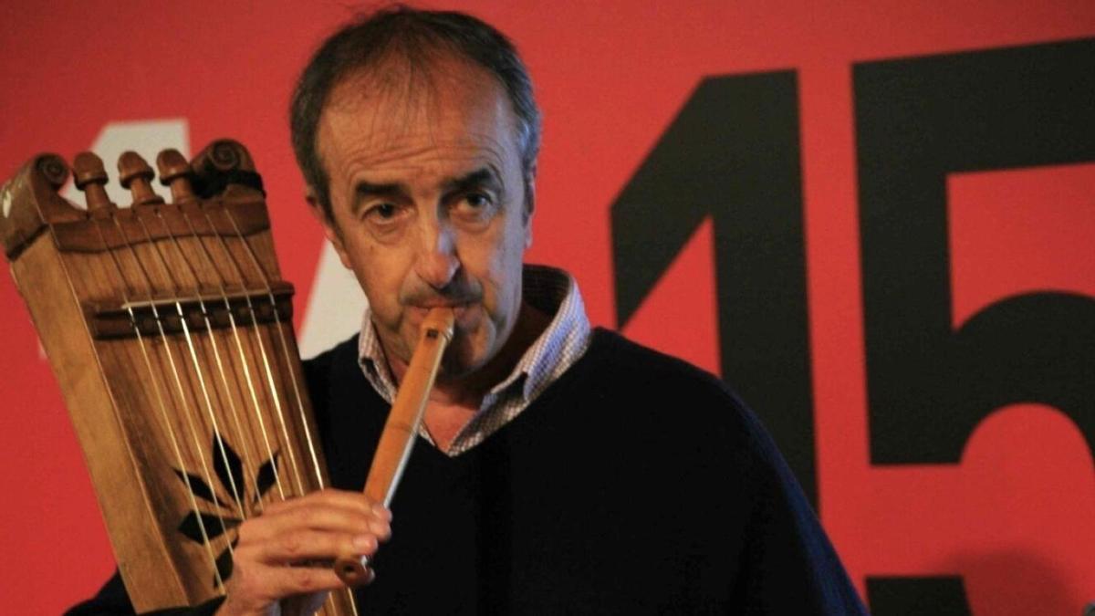 Mikel Etxekopar atesora una dilatada trayectoria marcada por su apuesta por la tradición vasca sin perder de vista otras influencias musicales.