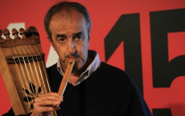 Mikel Etxekopar atesora una dilatada trayectoria marcada por su apuesta por la tradición vasca sin perder de vista otras influencias musicales. / N.G. Mikel Etxekopar atesora una dilatada trayectoria marcada por su apuesta por la tradición vasca sin perder de vista otras influencias musicales.