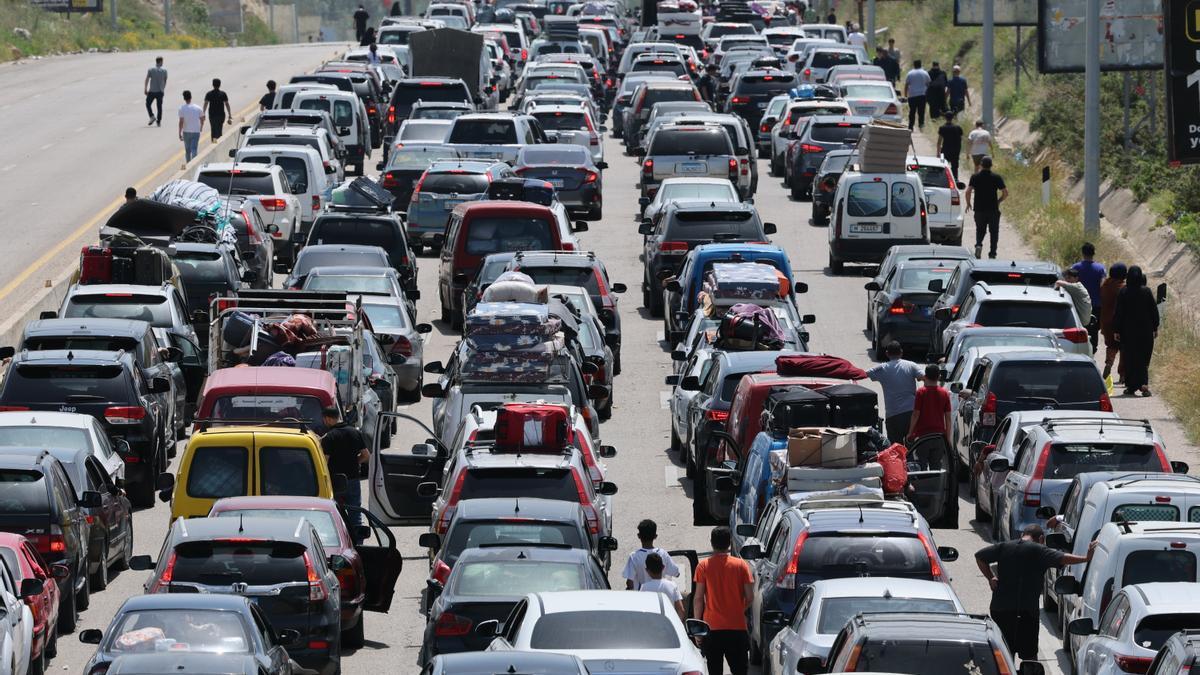 Los desplazados libaneses regresan a sus hogares pese a las advertencias de seguridad.